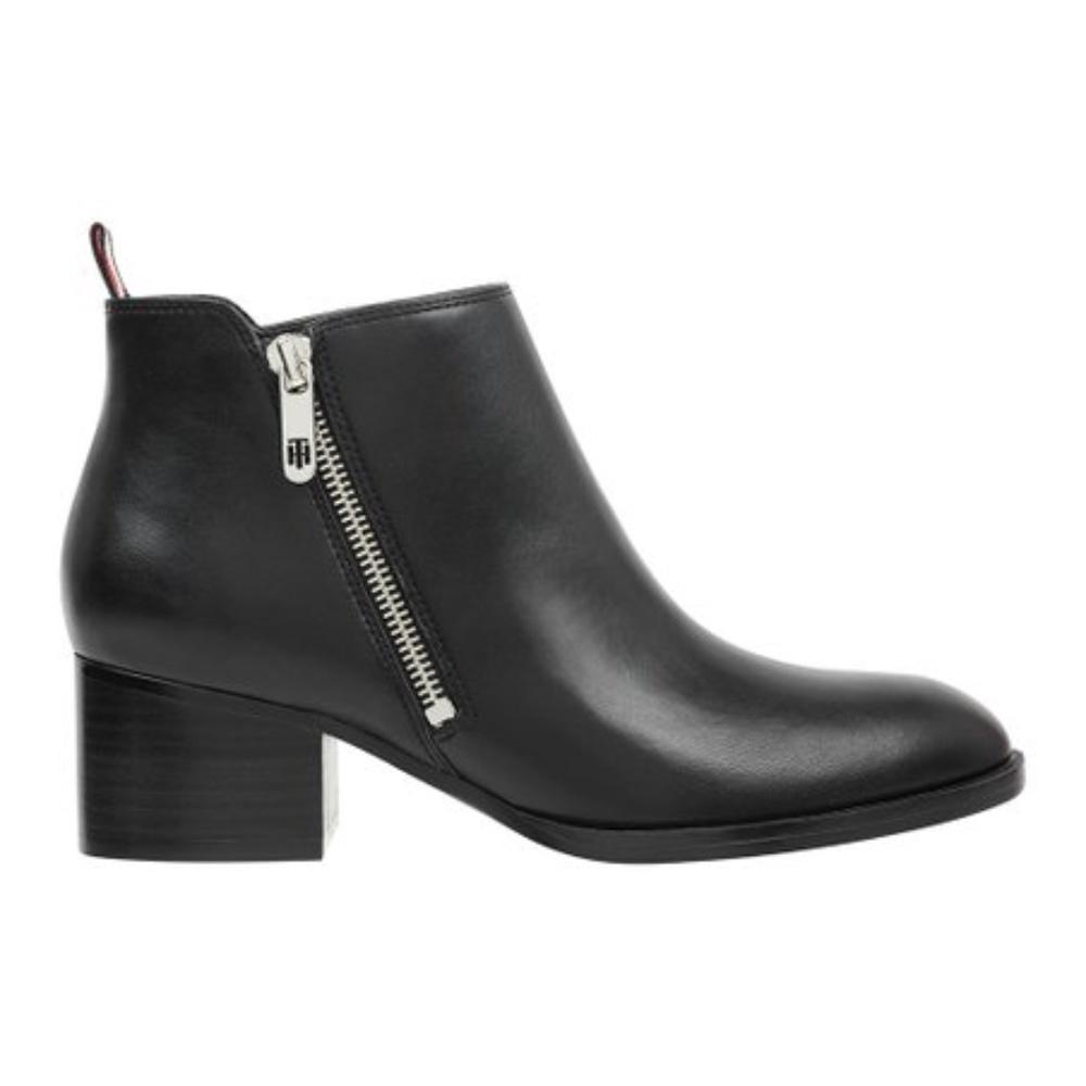 TOMMY HILFIGER RUTHEE black bootie.  9M.  new with tags.